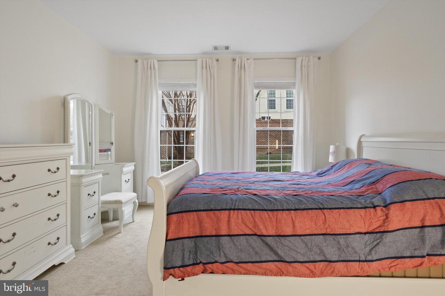 8065 NICOSH CIRCLE LN #55, FALLS CHURCH, Virginia 22042, 3 Bedrooms Bedrooms, ,3 BathroomsBathrooms,Residential,For sale,8065 NICOSH CIRCLE LN #55,VAFX2226400 MLS # VAFX2226400