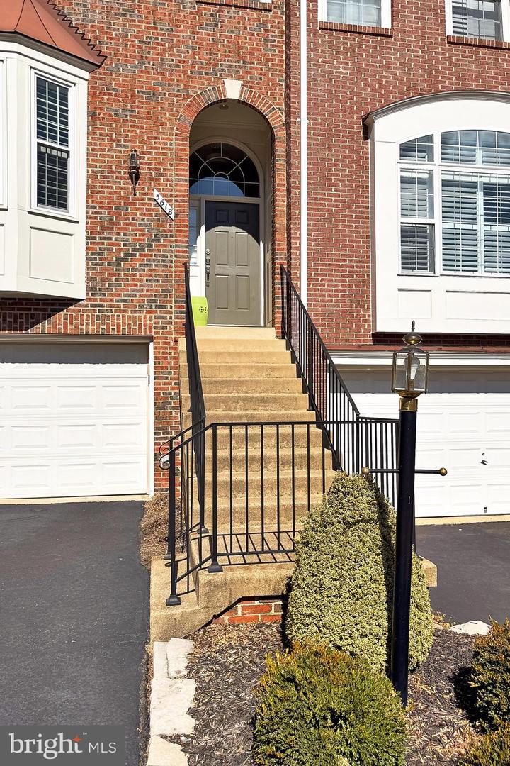 5618 GOVERNORS POND CIR, ALEXANDRIA, Virginia 22310, 3 Bedrooms Bedrooms, ,2 BathroomsBathrooms,Residential,For sale,5618 GOVERNORS POND CIR,VAFX2226496 MLS # VAFX2226496