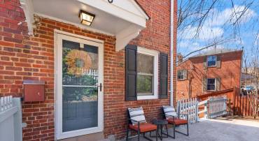 3806 KEMPER RD, ARLINGTON, Virginia 22206, 3 Bedrooms Bedrooms, ,2 BathroomsBathrooms,Residential,For sale,3806 KEMPER RD,VAAR2054382 MLS # VAAR2054382