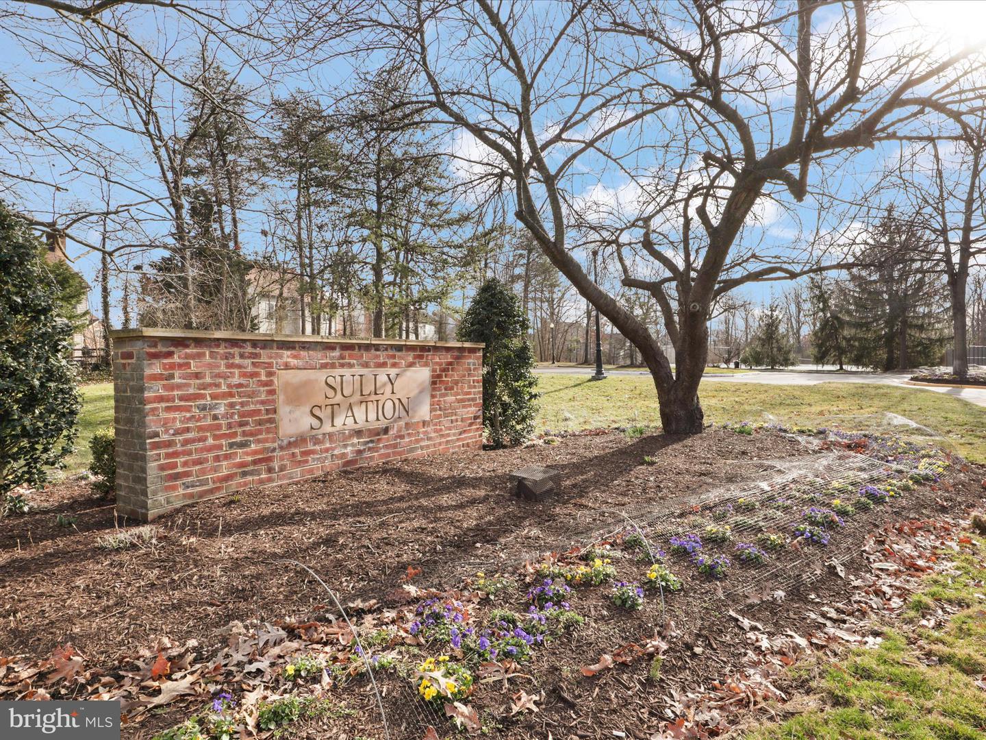 14323 BROOKMERE DR, CENTREVILLE, Virginia 20120, 5 Bedrooms Bedrooms, ,3 BathroomsBathrooms,Residential,For sale,14323 BROOKMERE DR,VAFX2226638 MLS # VAFX2226638