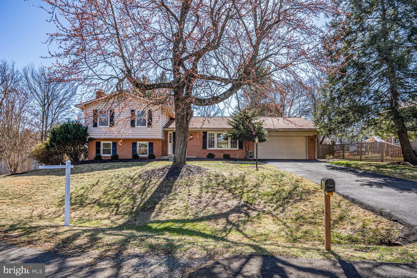 11225 STAMPER CT, OAKTON, Virginia 22124, 4 Bedrooms Bedrooms, ,2 BathroomsBathrooms,Residential,For sale,11225 STAMPER CT,VAFX2226652 MLS # VAFX2226652