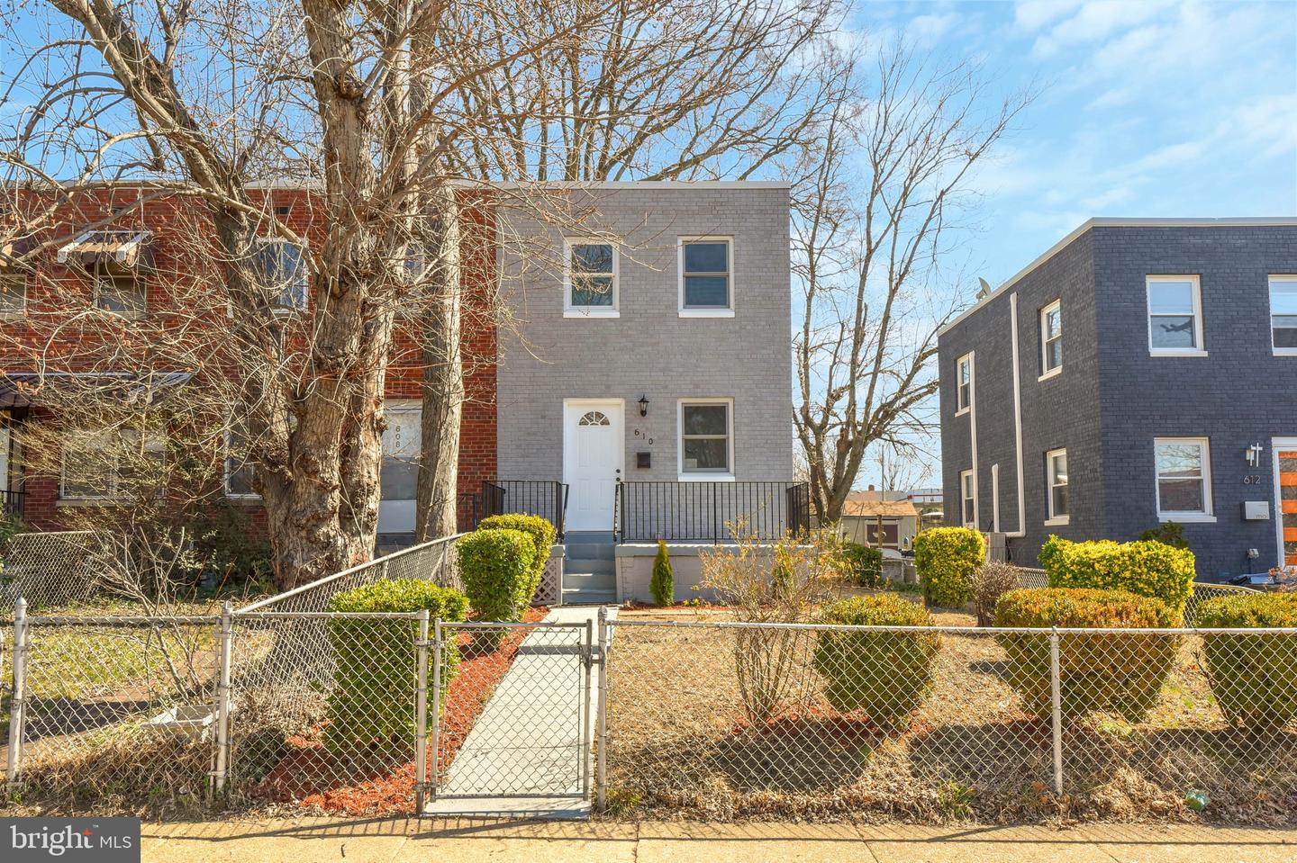 610 S HENRY ST, ALEXANDRIA, Virginia 22314, 2 Bedrooms Bedrooms, ,2 BathroomsBathrooms,Residential,For sale,610 S HENRY ST,VAAX2042624 MLS # VAAX2042624