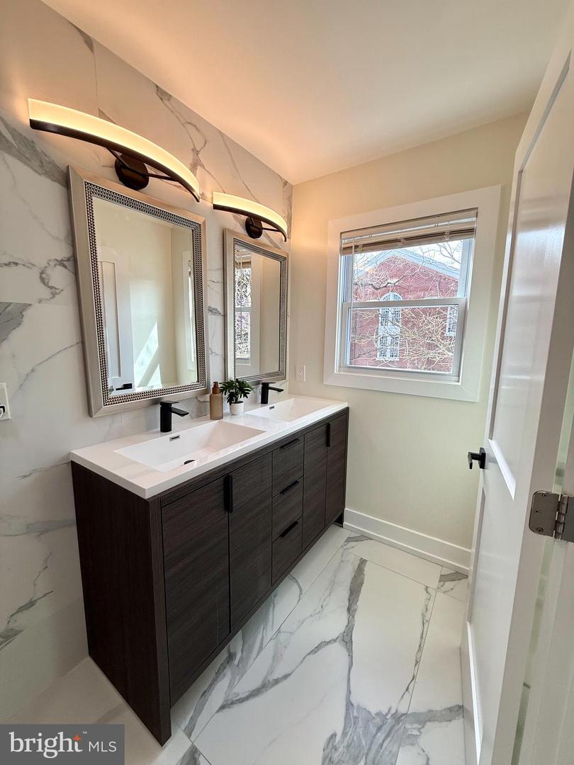 310 S ALFRED ST, ALEXANDRIA, Virginia 22314, 4 Bedrooms Bedrooms, ,3 BathroomsBathrooms,Residential,For sale,310 S ALFRED ST,VAAX2042674 MLS # VAAX2042674