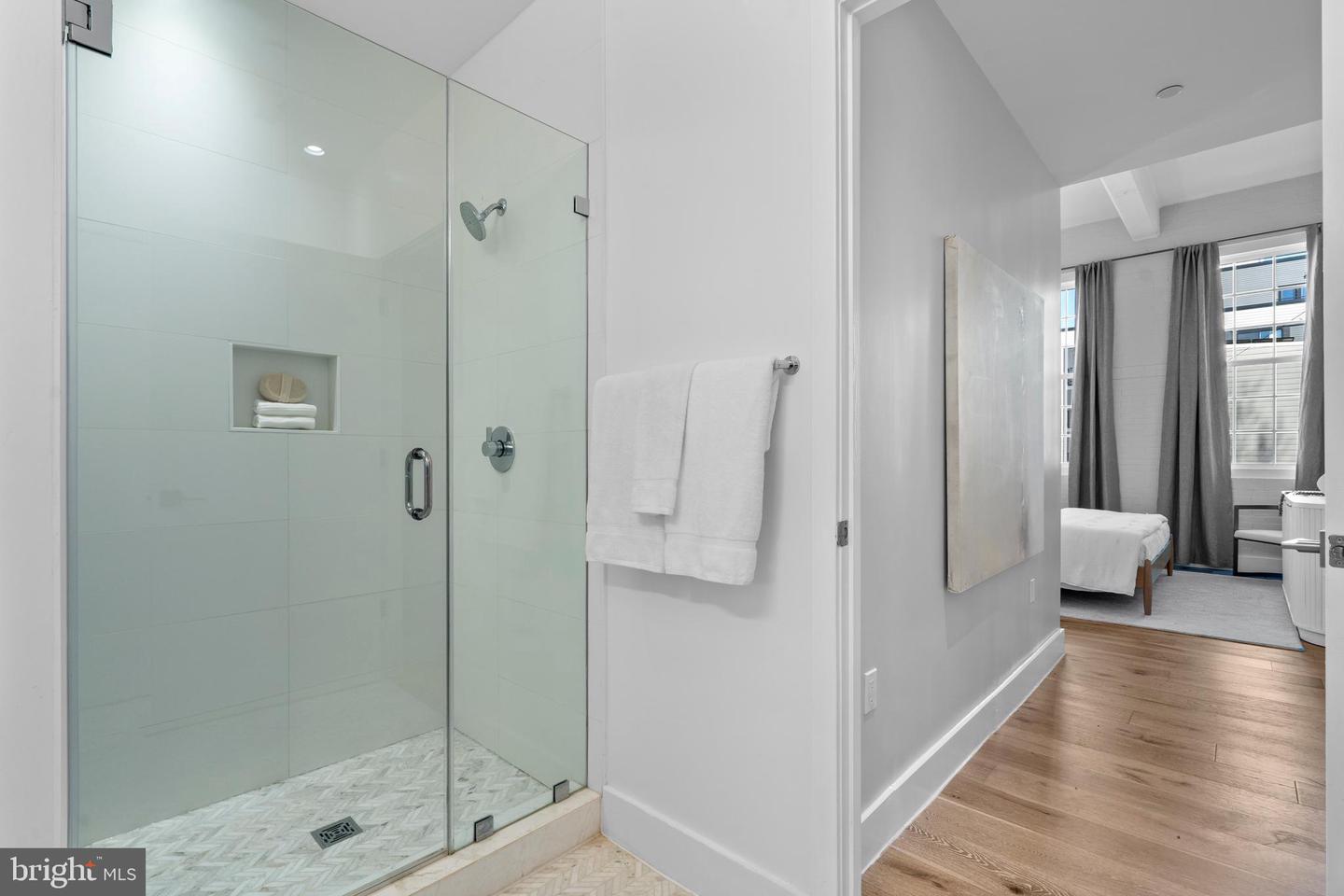 1324 E ST SE #201, WASHINGTON, District Of Columbia 20003, 2 Bedrooms Bedrooms, ,2 BathroomsBathrooms,Residential,For sale,1324 E ST SE #201,DCDC2186820 MLS # DCDC2186820