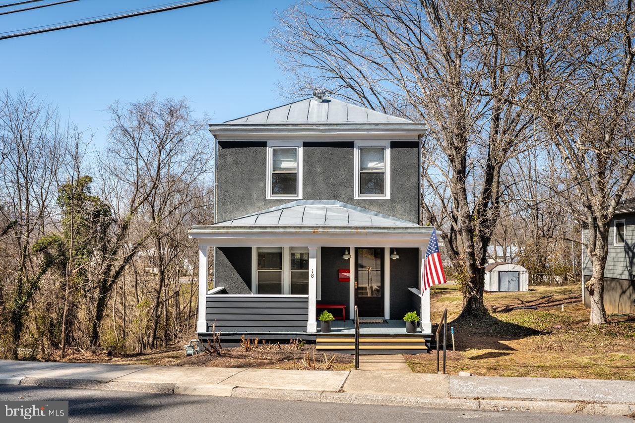 18 N LEWIS ST, LEXINGTON CITY, Virginia 24450, 3 Bedrooms Bedrooms, ,1 BathroomBathrooms,Residential,For sale,18 N LEWIS ST,VARB2000074 MLS # VARB2000074