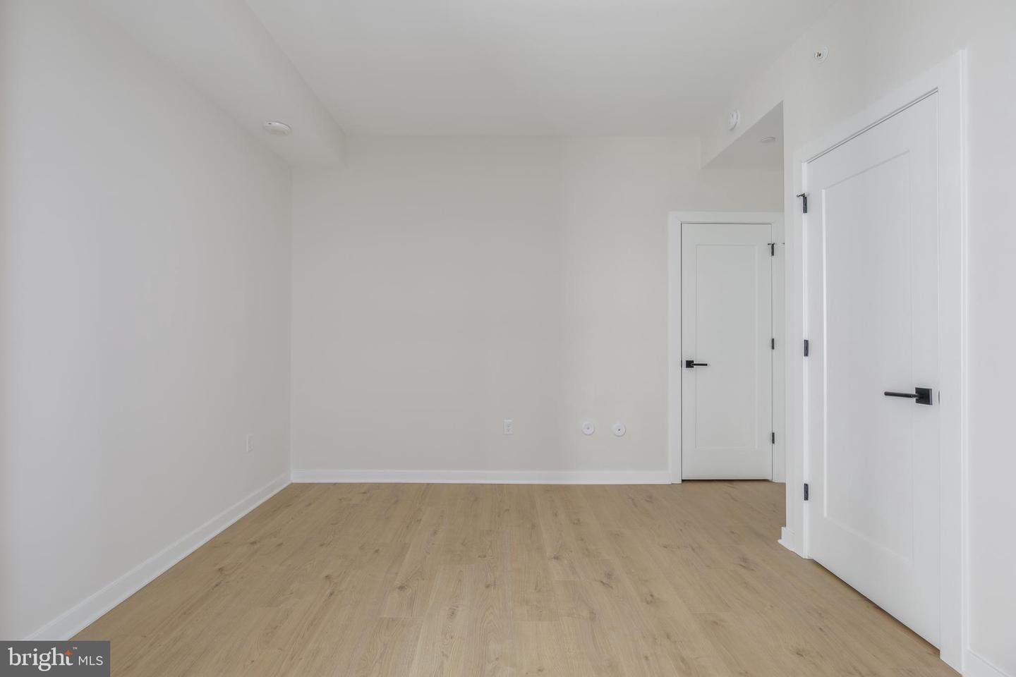 255 W. FALLS STATION BLVD #201, FALLS CHURCH, Virginia 22046, 3 Bedrooms Bedrooms, ,2 BathroomsBathrooms,Residential,For sale,255 W. FALLS STATION BLVD #201,VAFA2002794 MLS # VAFA2002794