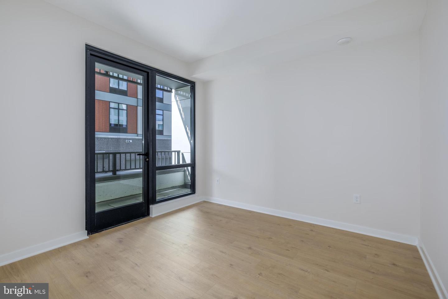 255 W. FALLS STATION BLVD #201, FALLS CHURCH, Virginia 22046, 3 Bedrooms Bedrooms, ,2 BathroomsBathrooms,Residential,For sale,255 W. FALLS STATION BLVD #201,VAFA2002794 MLS # VAFA2002794