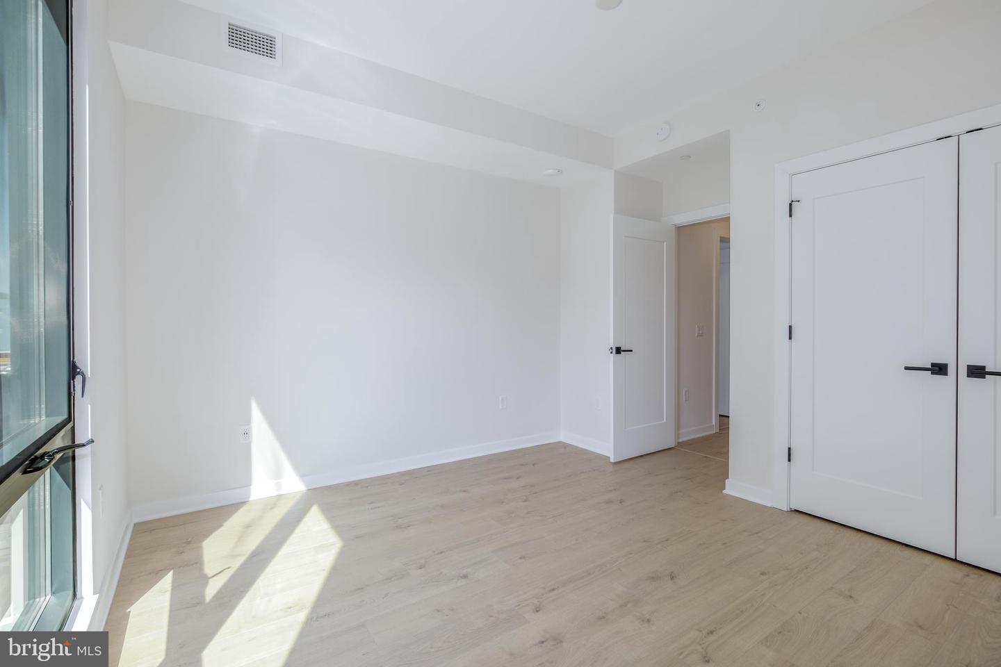 255 W. FALLS STATION BLVD #201, FALLS CHURCH, Virginia 22046, 3 Bedrooms Bedrooms, ,2 BathroomsBathrooms,Residential,For sale,255 W. FALLS STATION BLVD #201,VAFA2002794 MLS # VAFA2002794