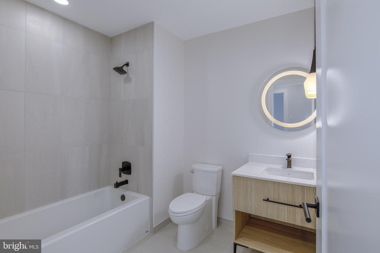 255 W. FALLS STATION BLVD #201, FALLS CHURCH, Virginia 22046, 3 Bedrooms Bedrooms, ,2 BathroomsBathrooms,Residential,For sale,255 W. FALLS STATION BLVD #201,VAFA2002794 MLS # VAFA2002794