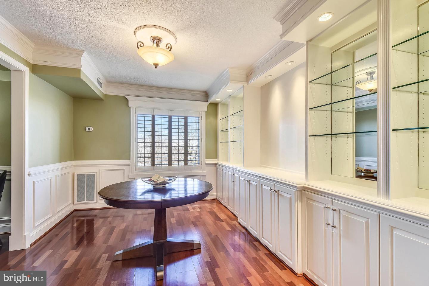 8380 GREENSBORO DR #210, MCLEAN, Virginia 22102, 2 Bedrooms Bedrooms, ,2 BathroomsBathrooms,Residential,For sale,8380 GREENSBORO DR #210,VAFX2226844 MLS # VAFX2226844