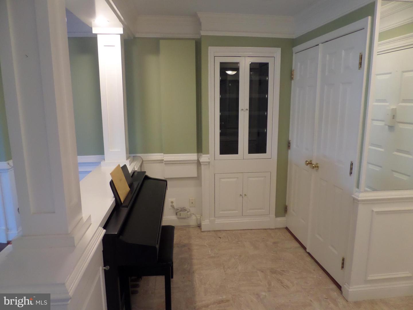8380 GREENSBORO DR #210, MCLEAN, Virginia 22102, 2 Bedrooms Bedrooms, ,2 BathroomsBathrooms,Residential,For sale,8380 GREENSBORO DR #210,VAFX2226844 MLS # VAFX2226844