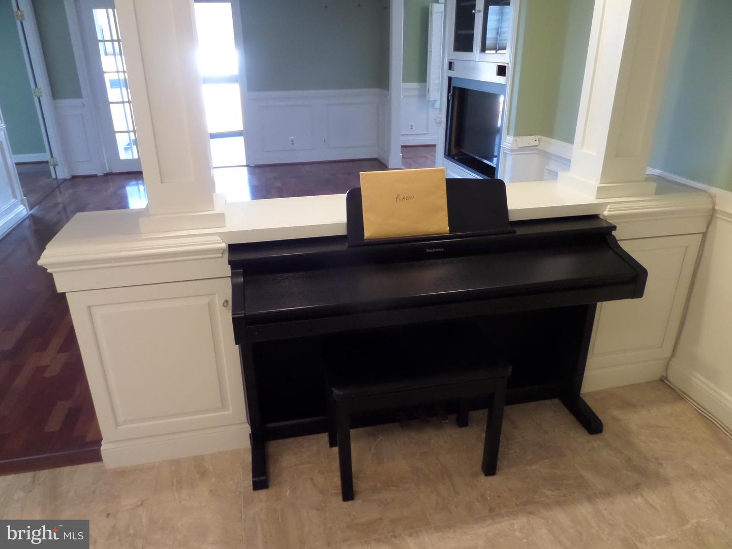 8380 GREENSBORO DR #210, MCLEAN, Virginia 22102, 2 Bedrooms Bedrooms, ,2 BathroomsBathrooms,Residential,For sale,8380 GREENSBORO DR #210,VAFX2226844 MLS # VAFX2226844