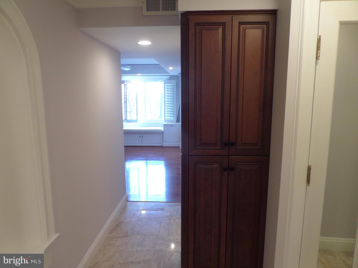 8380 GREENSBORO DR #210, MCLEAN, Virginia 22102, 2 Bedrooms Bedrooms, ,2 BathroomsBathrooms,Residential,For sale,8380 GREENSBORO DR #210,VAFX2226844 MLS # VAFX2226844