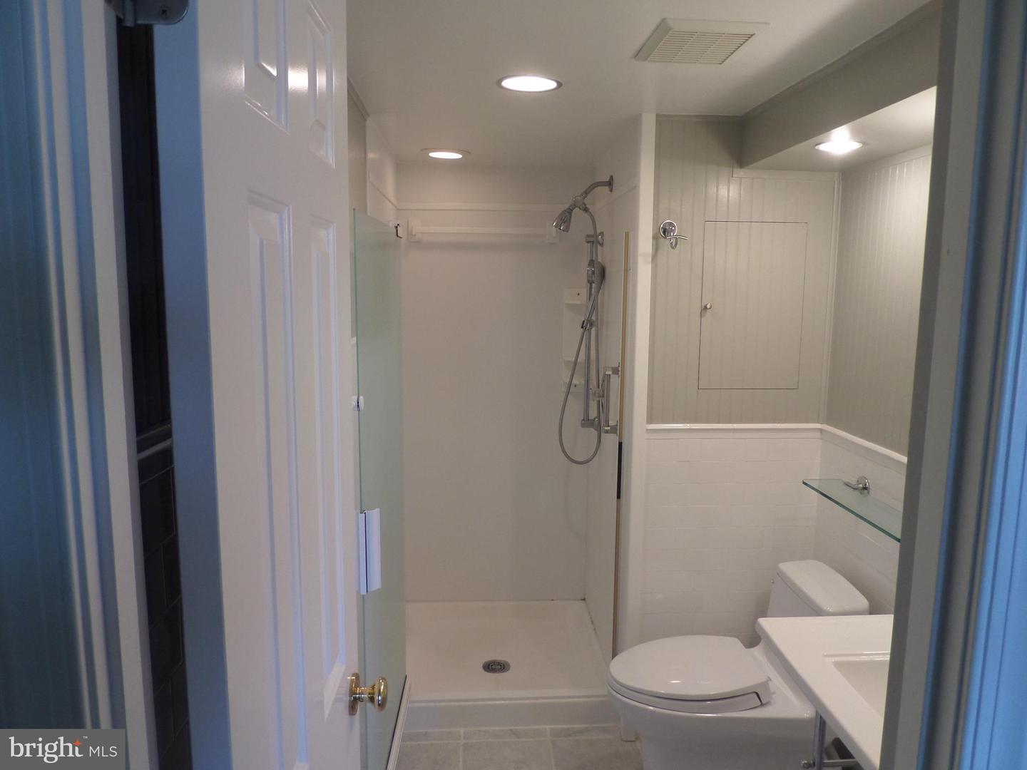 8380 GREENSBORO DR #210, MCLEAN, Virginia 22102, 2 Bedrooms Bedrooms, ,2 BathroomsBathrooms,Residential,For sale,8380 GREENSBORO DR #210,VAFX2226844 MLS # VAFX2226844