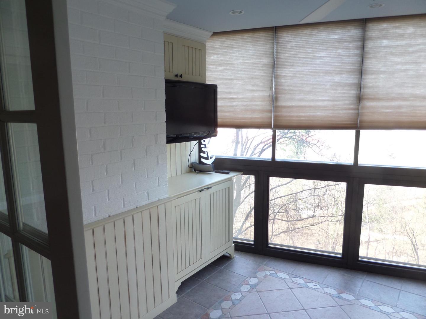 8380 GREENSBORO DR #210, MCLEAN, Virginia 22102, 2 Bedrooms Bedrooms, ,2 BathroomsBathrooms,Residential,For sale,8380 GREENSBORO DR #210,VAFX2226844 MLS # VAFX2226844