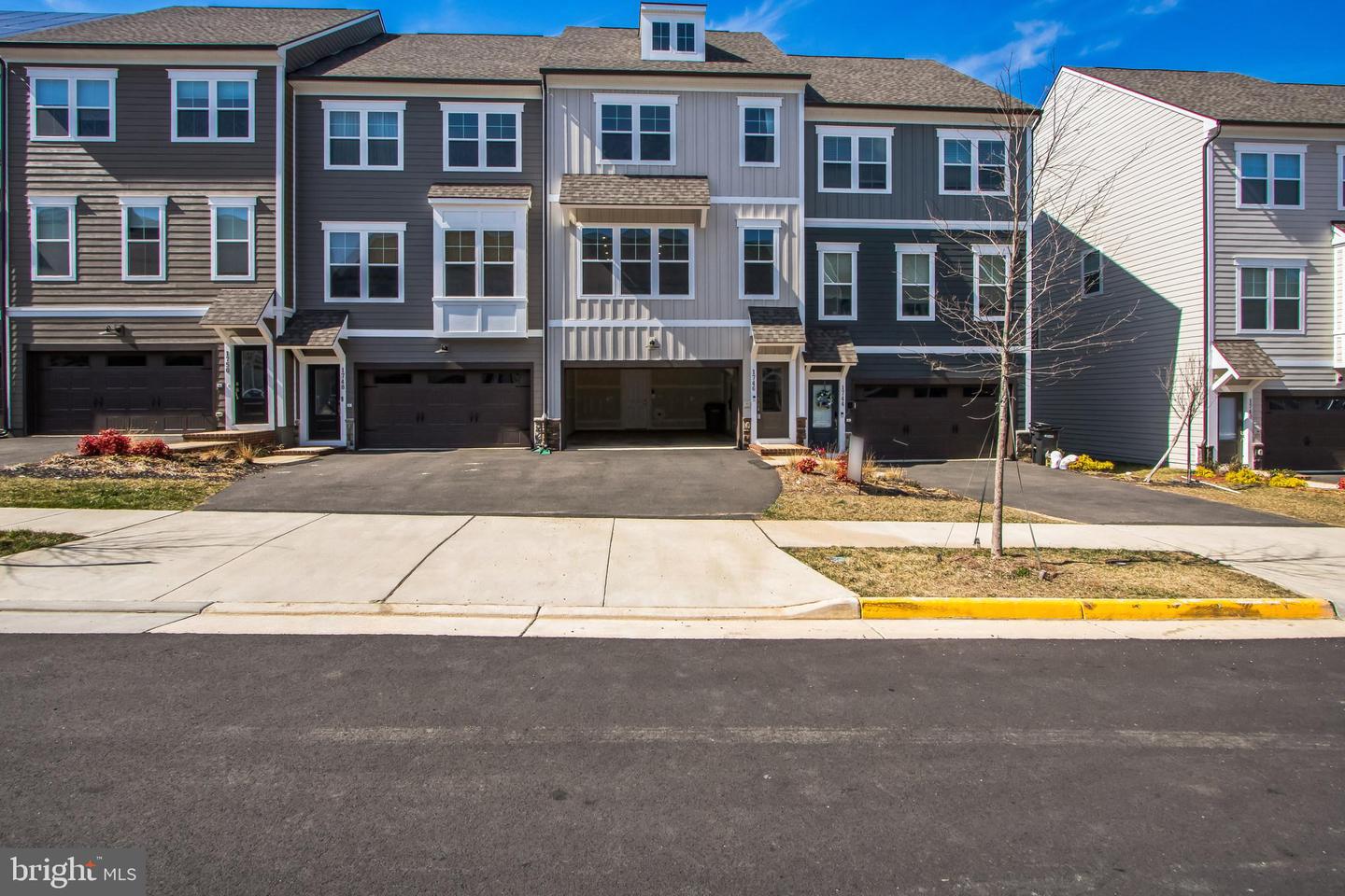 1746 BLUE SPRUCE ST, DUMFRIES, Virginia 22026, 3 Bedrooms Bedrooms, ,3 BathroomsBathrooms,Residential,For sale,1746 BLUE SPRUCE ST,VAPW2089442 MLS # VAPW2089442
