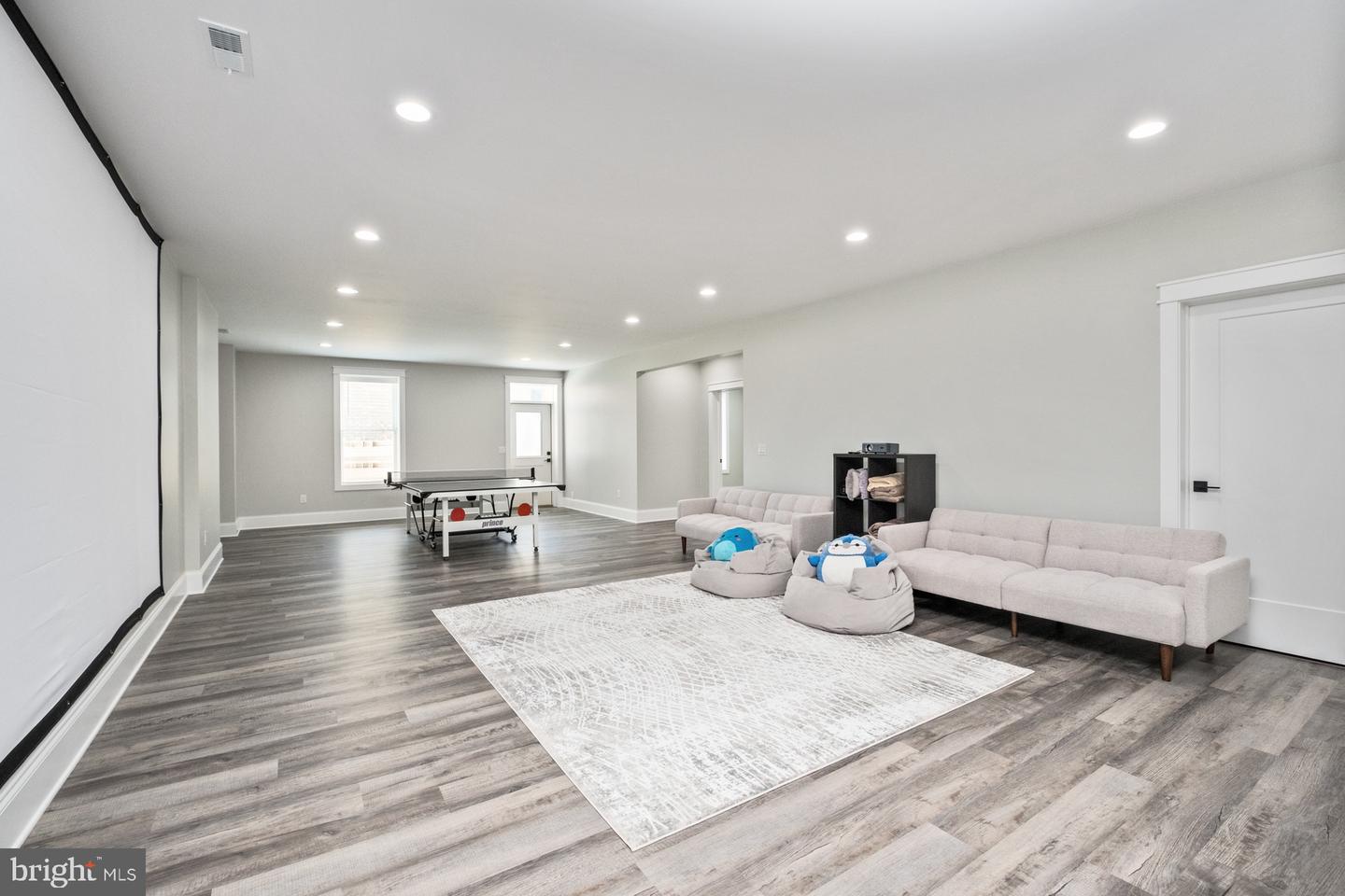 286 CLAREMONT AVE, HARRISONBURG, Virginia 22801, 6 Bedrooms Bedrooms, ,4 BathroomsBathrooms,Residential,For sale,286 CLAREMONT AVE,VARO2002096 MLS # VARO2002096