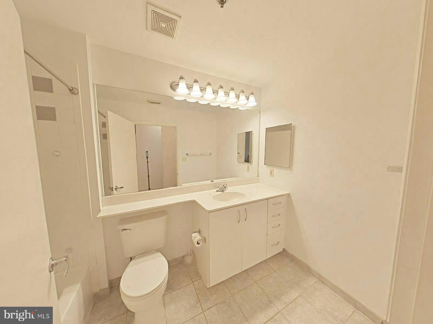 1300 N ST NW #6, WASHINGTON, District Of Columbia 20005, 1 Bedroom Bedrooms, ,1 BathroomBathrooms,Residential,For sale,1300 N ST NW #6,DCDC2189730 MLS # DCDC2189730