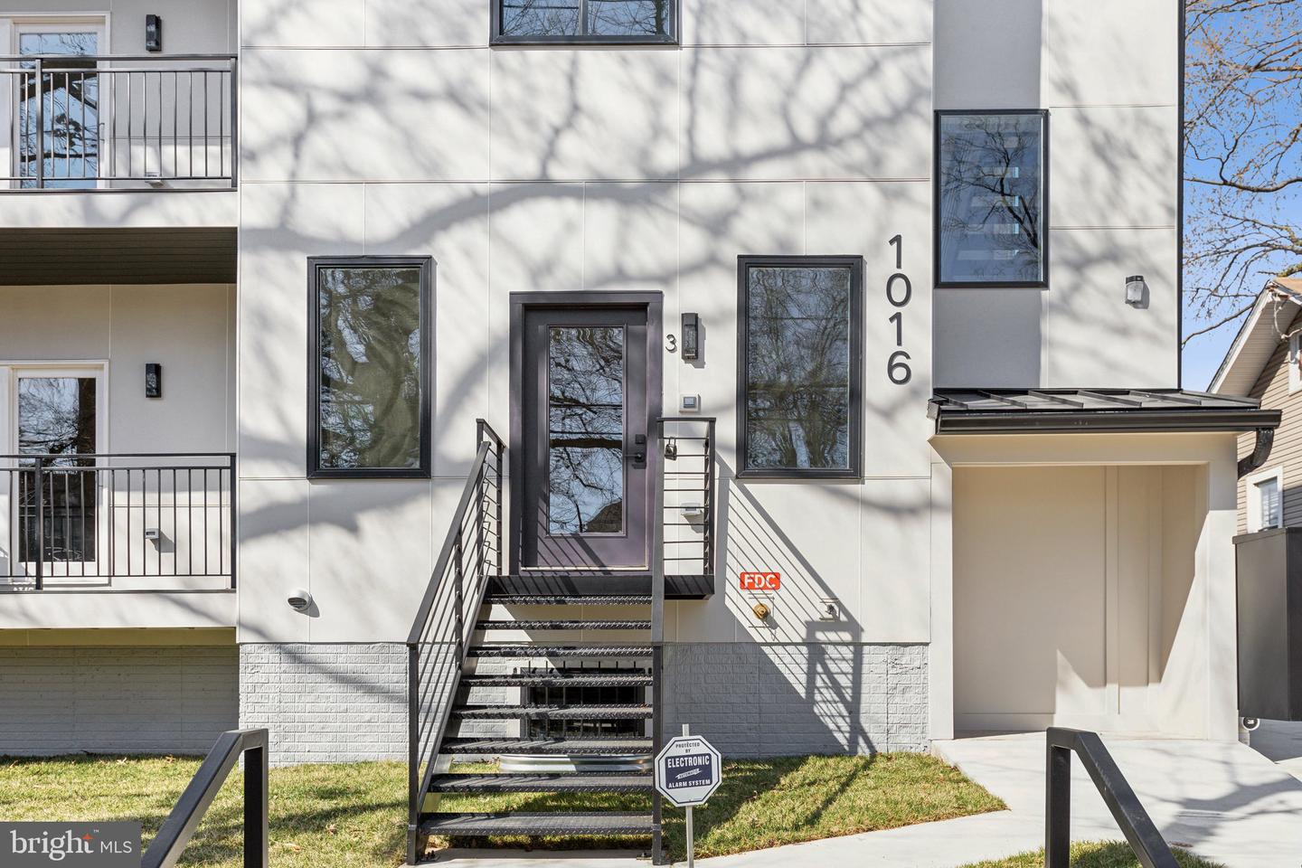 1016 RHODE ISLAND AVE NE #7, WASHINGTON, District Of Columbia 20018, 2 Bedrooms Bedrooms, ,1 BathroomBathrooms,Residential,For sale,1016 RHODE ISLAND AVE NE #7,DCDC2189808 MLS # DCDC2189808