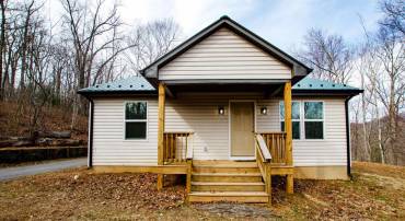 29 HORSESHOE MOUNTAIN RD, ROSELAND, Virginia 22967, 2 Bedrooms Bedrooms, ,2 BathroomsBathrooms,Residential,For sale,29 HORSESHOE MOUNTAIN RD,661841 MLS # 661841