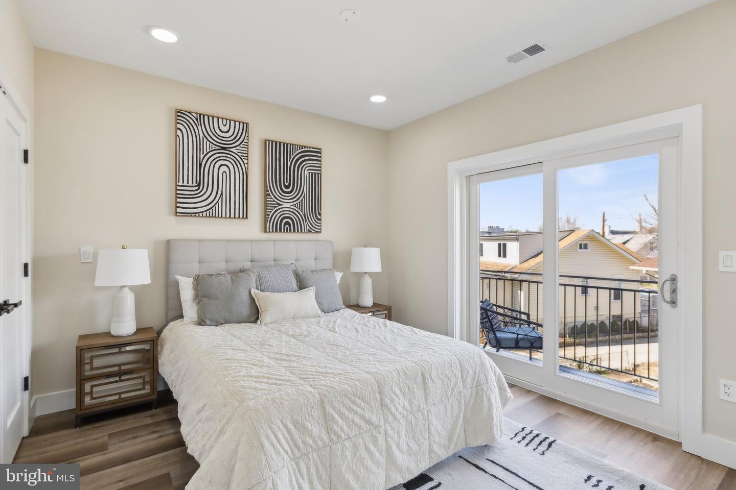 1016 RHODE ISLAND AVE NE #6, WASHINGTON, District Of Columbia 20018, 1 Bedroom Bedrooms, ,1 BathroomBathrooms,Residential,For sale,1016 RHODE ISLAND AVE NE #6,DCDC2189812 MLS # DCDC2189812