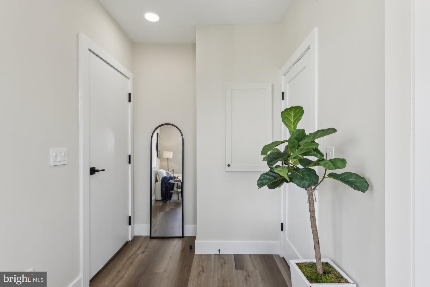 1016 RHODE ISLAND AVE NE #6, WASHINGTON, District Of Columbia 20018, 1 Bedroom Bedrooms, ,1 BathroomBathrooms,Residential,For sale,1016 RHODE ISLAND AVE NE #6,DCDC2189812 MLS # DCDC2189812