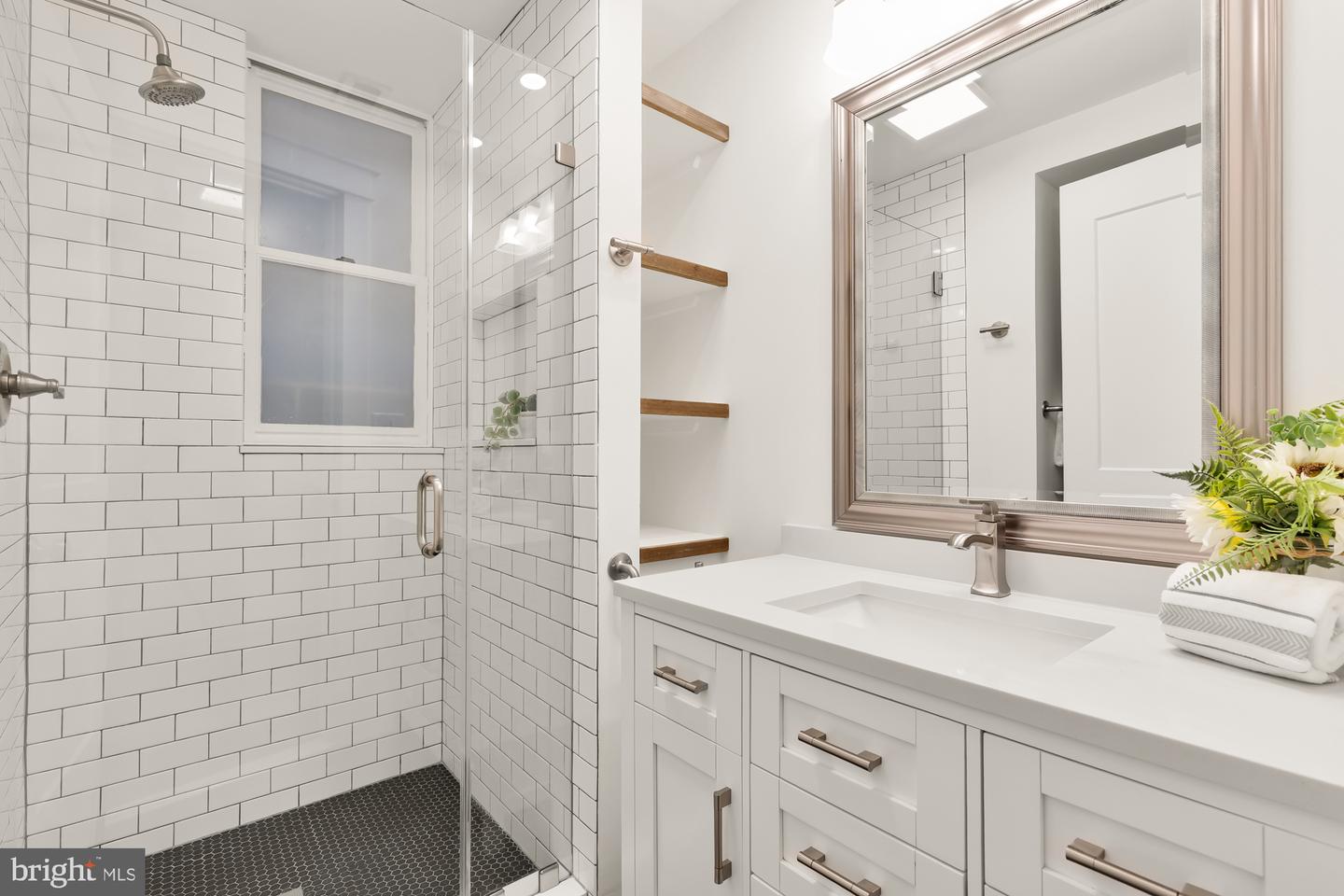 512 U ST NW #3, WASHINGTON, District Of Columbia 20001, 2 Bedrooms Bedrooms, ,1 BathroomBathrooms,Residential,For sale,512 U ST NW #3,DCDC2189856 MLS # DCDC2189856
