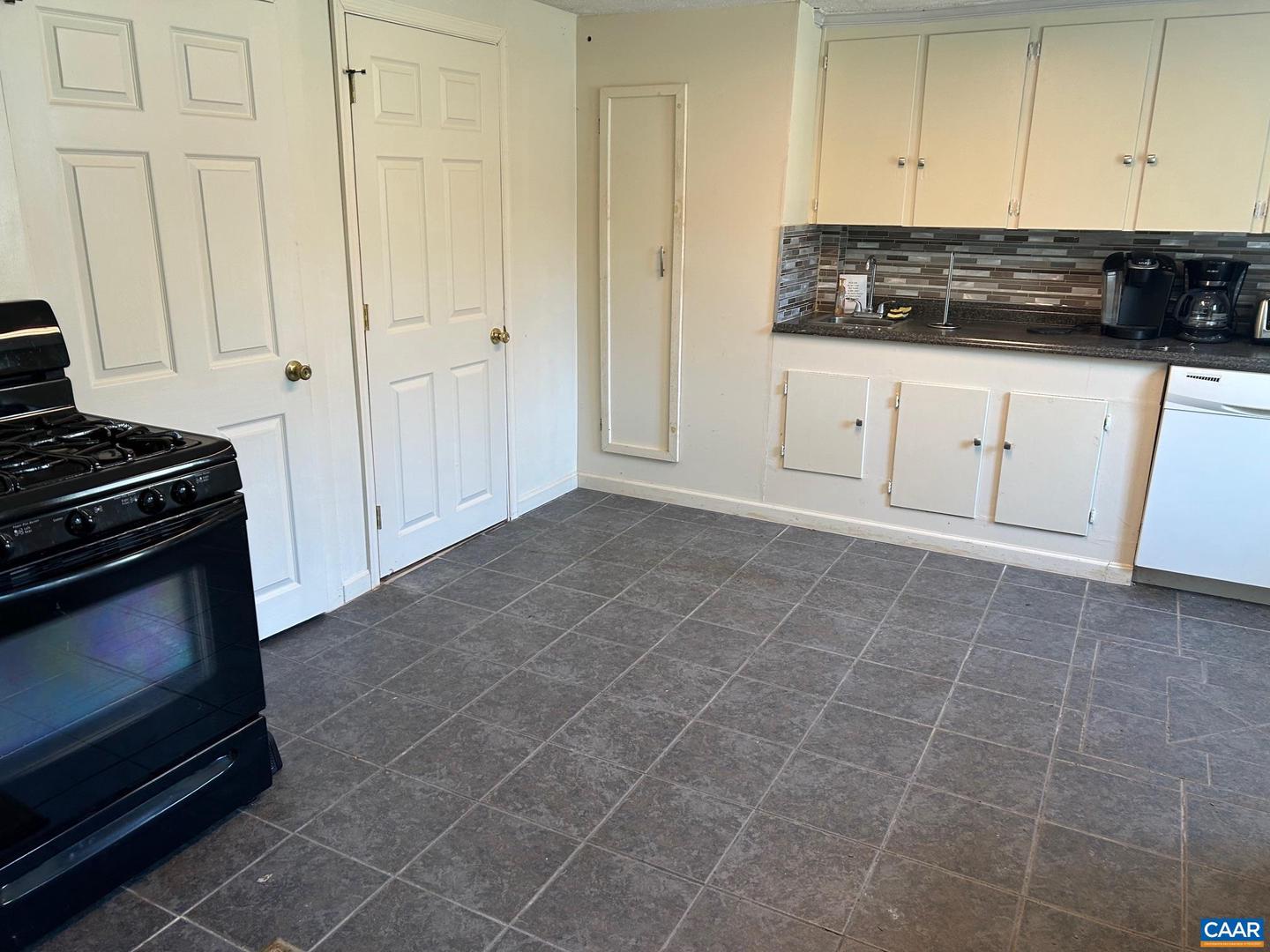 4345 SPOTSWOOD TRL, STANARDSVILLE, Virginia 22973, 3 Bedrooms Bedrooms, ,2 BathroomsBathrooms,Residential,For sale,4345 SPOTSWOOD TRL,661861 MLS # 661861