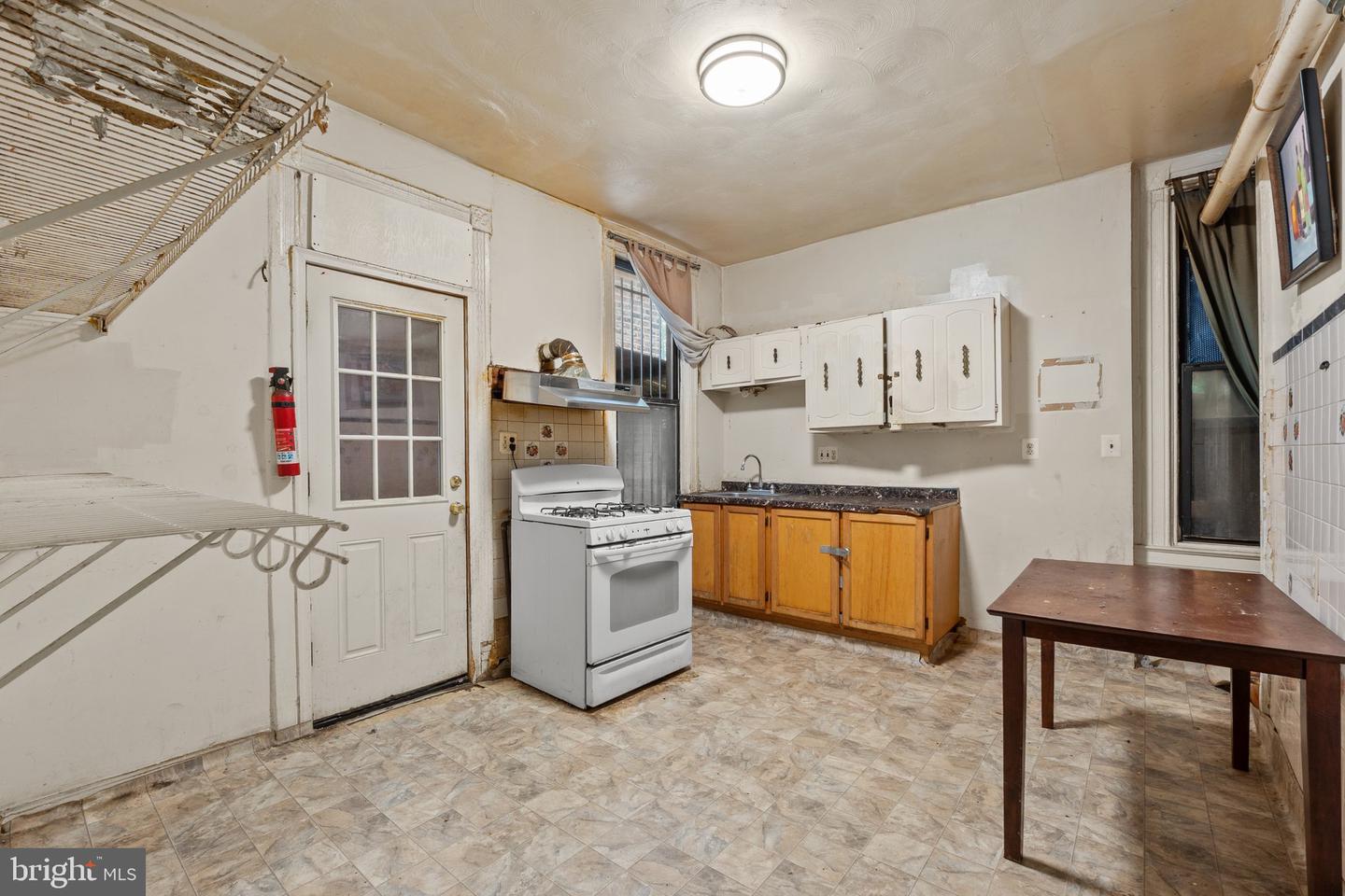 1524 6TH ST NW, WASHINGTON, District Of Columbia 20001, 5 Bedrooms Bedrooms, ,4 BathroomsBathrooms,Residential,For sale,1524 6TH ST NW,DCDC2163468 MLS # DCDC2163468