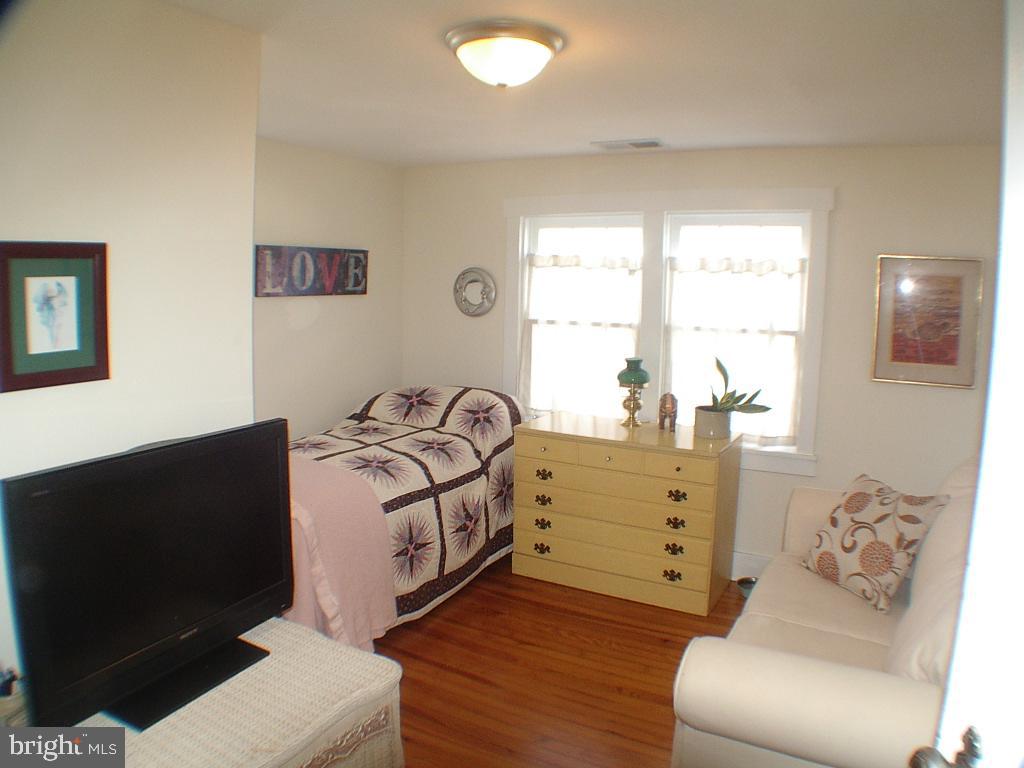 129 E MONMOUTH ST, WINCHESTER, Virginia 22601, 3 Bedrooms Bedrooms, ,1 BathroomBathrooms,Residential,For sale,129 E MONMOUTH ST,VAWI2006766 MLS # VAWI2006766