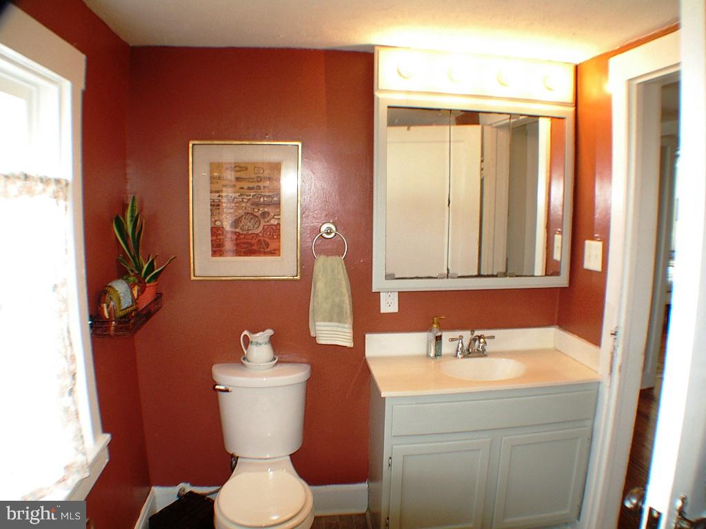 129 E MONMOUTH ST, WINCHESTER, Virginia 22601, 3 Bedrooms Bedrooms, ,1 BathroomBathrooms,Residential,For sale,129 E MONMOUTH ST,VAWI2006766 MLS # VAWI2006766