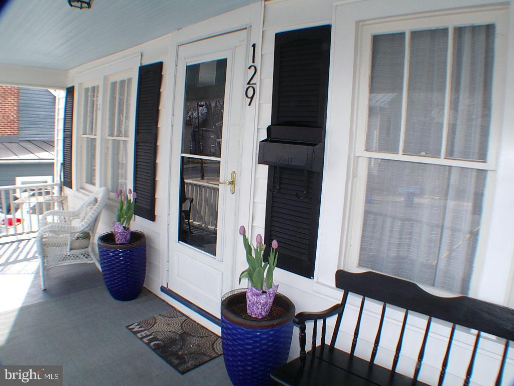 129 E MONMOUTH ST, WINCHESTER, Virginia 22601, 3 Bedrooms Bedrooms, ,1 BathroomBathrooms,Residential,For sale,129 E MONMOUTH ST,VAWI2006766 MLS # VAWI2006766