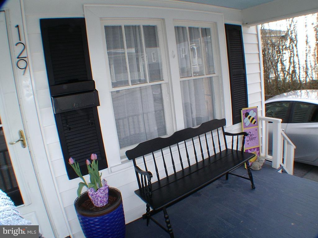 129 E MONMOUTH ST, WINCHESTER, Virginia 22601, 3 Bedrooms Bedrooms, ,1 BathroomBathrooms,Residential,For sale,129 E MONMOUTH ST,VAWI2006766 MLS # VAWI2006766