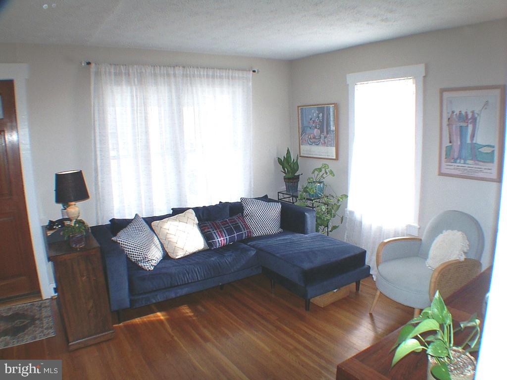 129 E MONMOUTH ST, WINCHESTER, Virginia 22601, 3 Bedrooms Bedrooms, ,1 BathroomBathrooms,Residential,For sale,129 E MONMOUTH ST,VAWI2006766 MLS # VAWI2006766