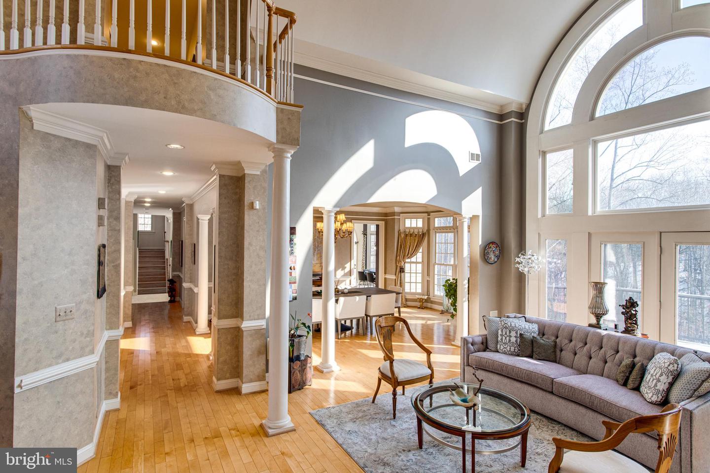 891 CHINQUAPIN RD, MCLEAN, Virginia 22102, 5 Bedrooms Bedrooms, 28 Rooms Rooms,5 BathroomsBathrooms,Residential,For sale,891 CHINQUAPIN RD,VAFX2217852 MLS # VAFX2217852