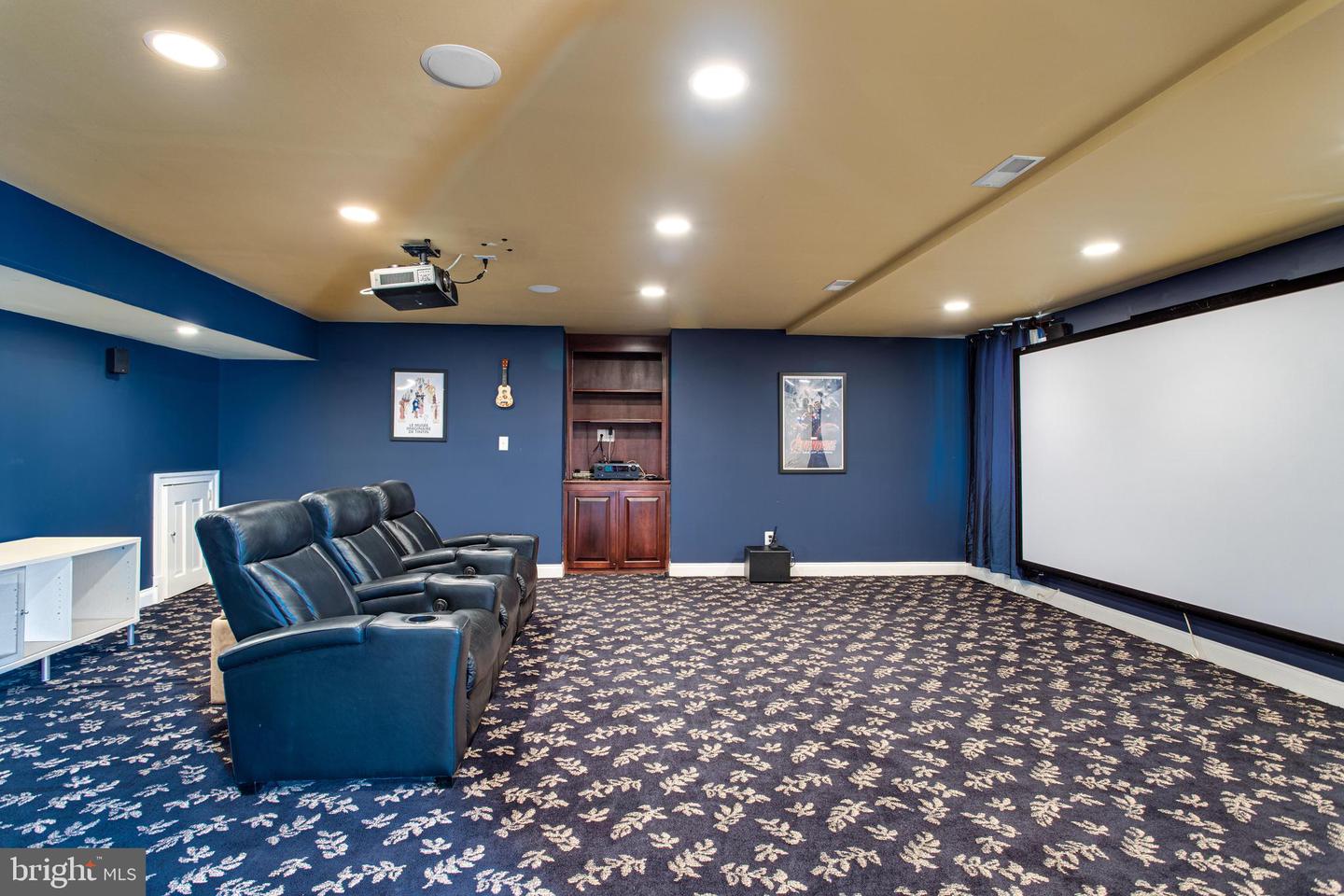 891 CHINQUAPIN RD, MCLEAN, Virginia 22102, 5 Bedrooms Bedrooms, 28 Rooms Rooms,5 BathroomsBathrooms,Residential,For sale,891 CHINQUAPIN RD,VAFX2217852 MLS # VAFX2217852