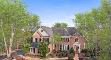 891 CHINQUAPIN RD, MCLEAN, Virginia 22102, 5 Bedrooms Bedrooms, 28 Rooms Rooms,5 BathroomsBathrooms,Residential,For sale,891 CHINQUAPIN RD,VAFX2217852 MLS # VAFX2217852