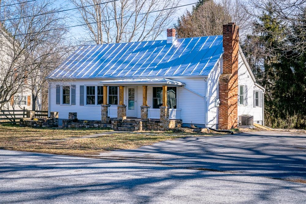 12057 PORT REPUBLIC RD, GROTTOES, Virginia 24441, 4 Bedrooms Bedrooms, ,2 BathroomsBathrooms,Residential,12057 PORT REPUBLIC RD,660737 MLS # 660737