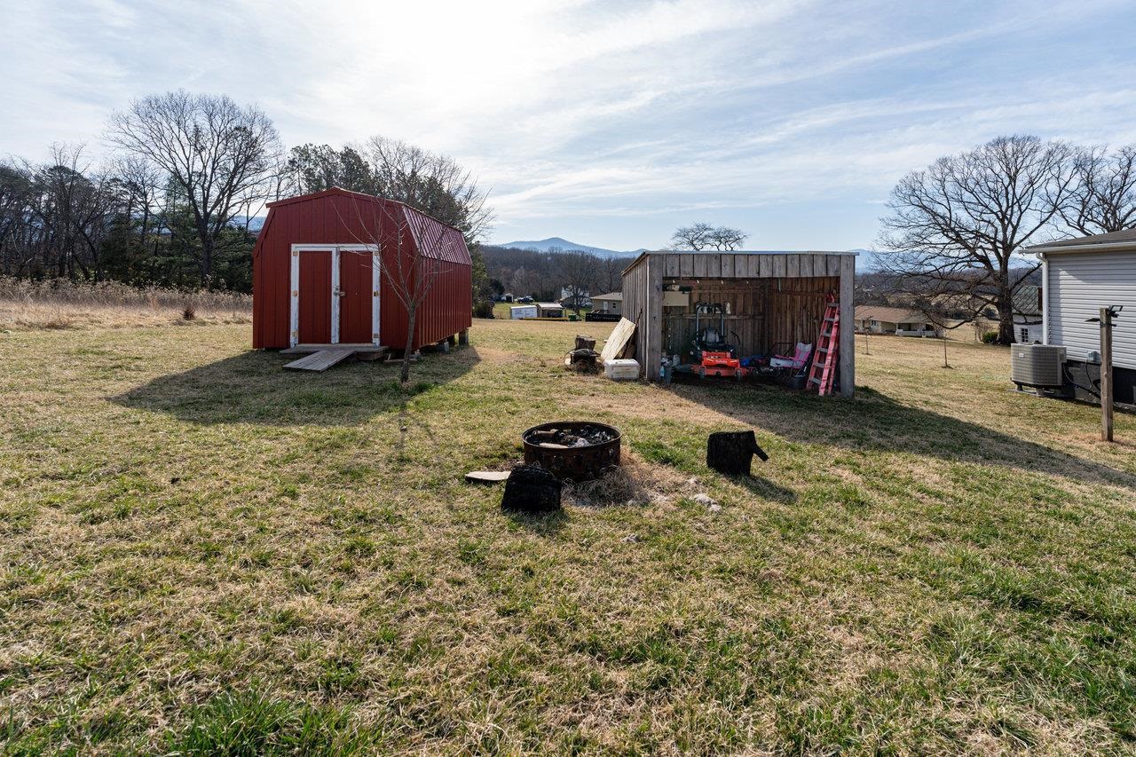 320 CAVALIER RD, RILEYVILLE, Virginia 22650, 3 Bedrooms Bedrooms, ,2 BathroomsBathrooms,Residential,320 CAVALIER RD,661874 MLS # 661874