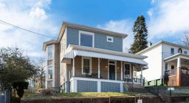 418 BALTIMORE AVE, STAUNTON, Virginia 24401, 3 Bedrooms Bedrooms, ,3 BathroomsBathrooms,Residential,418 BALTIMORE AVE,661884 MLS # 661884