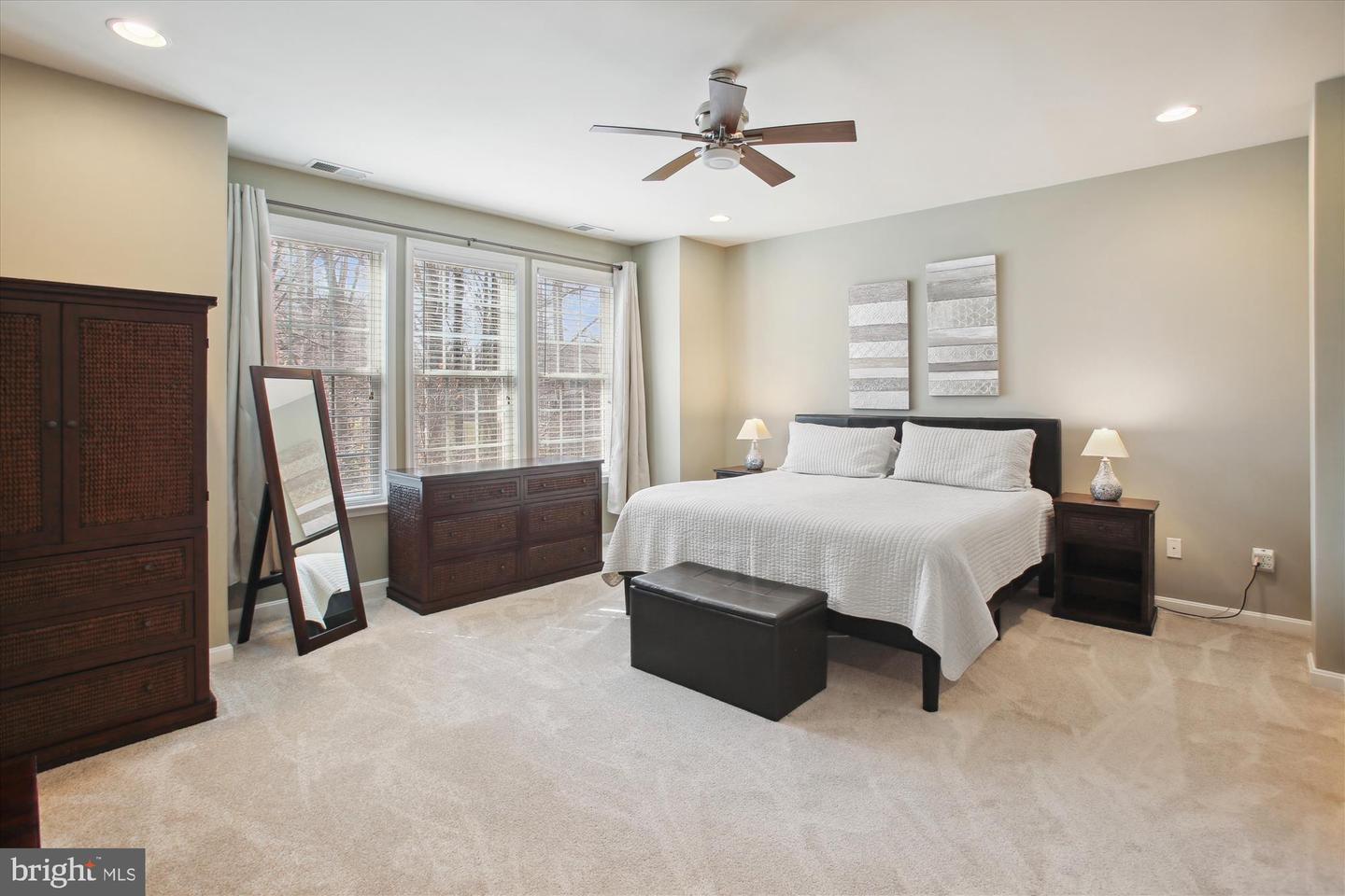 20393 DUNKIRK SQ, STERLING, Virginia 20165, 3 Bedrooms Bedrooms, ,3 BathroomsBathrooms,Residential,For sale,20393 DUNKIRK SQ,VALO2088064 MLS # VALO2088064