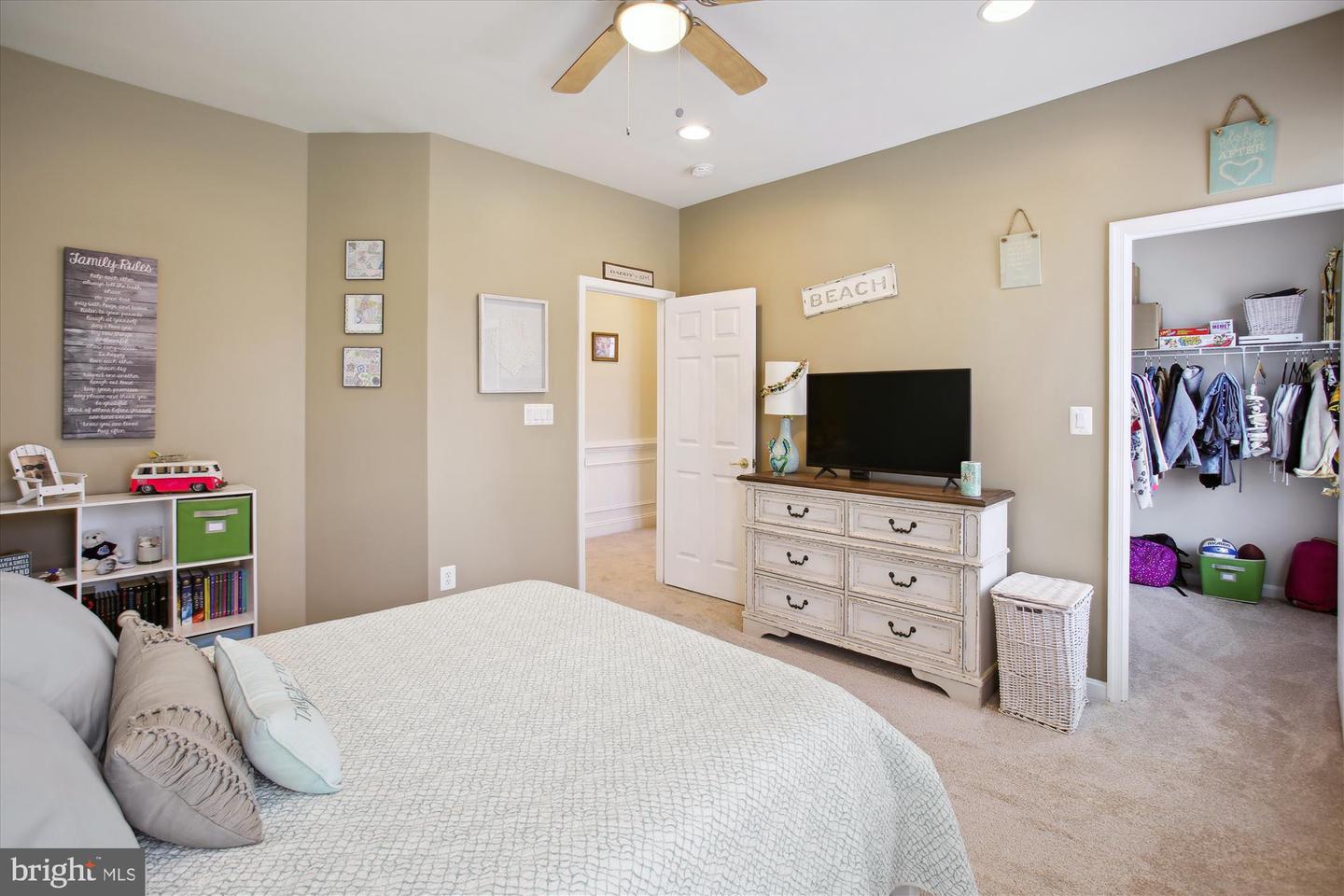 20393 DUNKIRK SQ, STERLING, Virginia 20165, 3 Bedrooms Bedrooms, ,3 BathroomsBathrooms,Residential,For sale,20393 DUNKIRK SQ,VALO2088064 MLS # VALO2088064