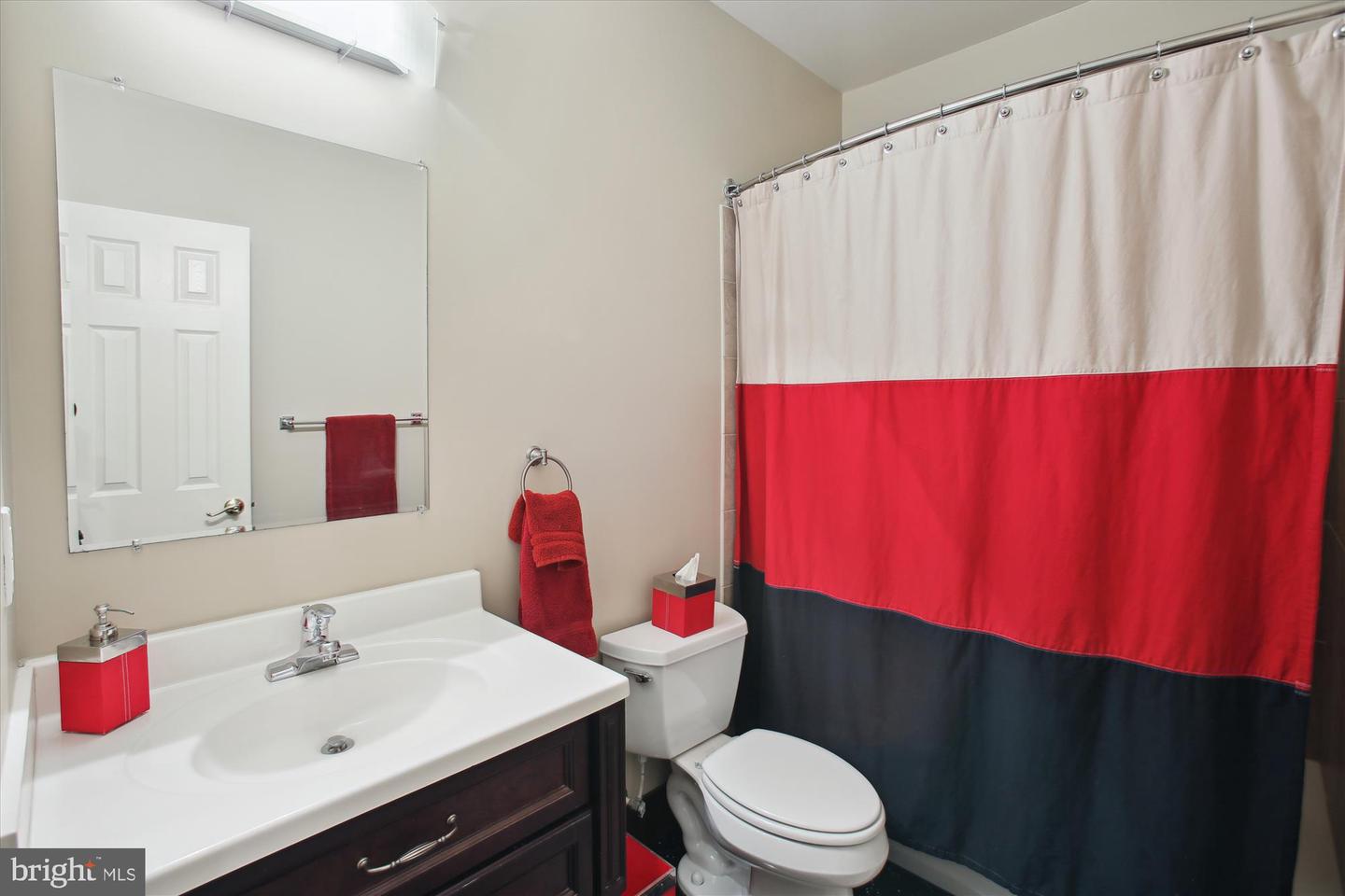 20393 DUNKIRK SQ, STERLING, Virginia 20165, 3 Bedrooms Bedrooms, ,3 BathroomsBathrooms,Residential,For sale,20393 DUNKIRK SQ,VALO2088064 MLS # VALO2088064