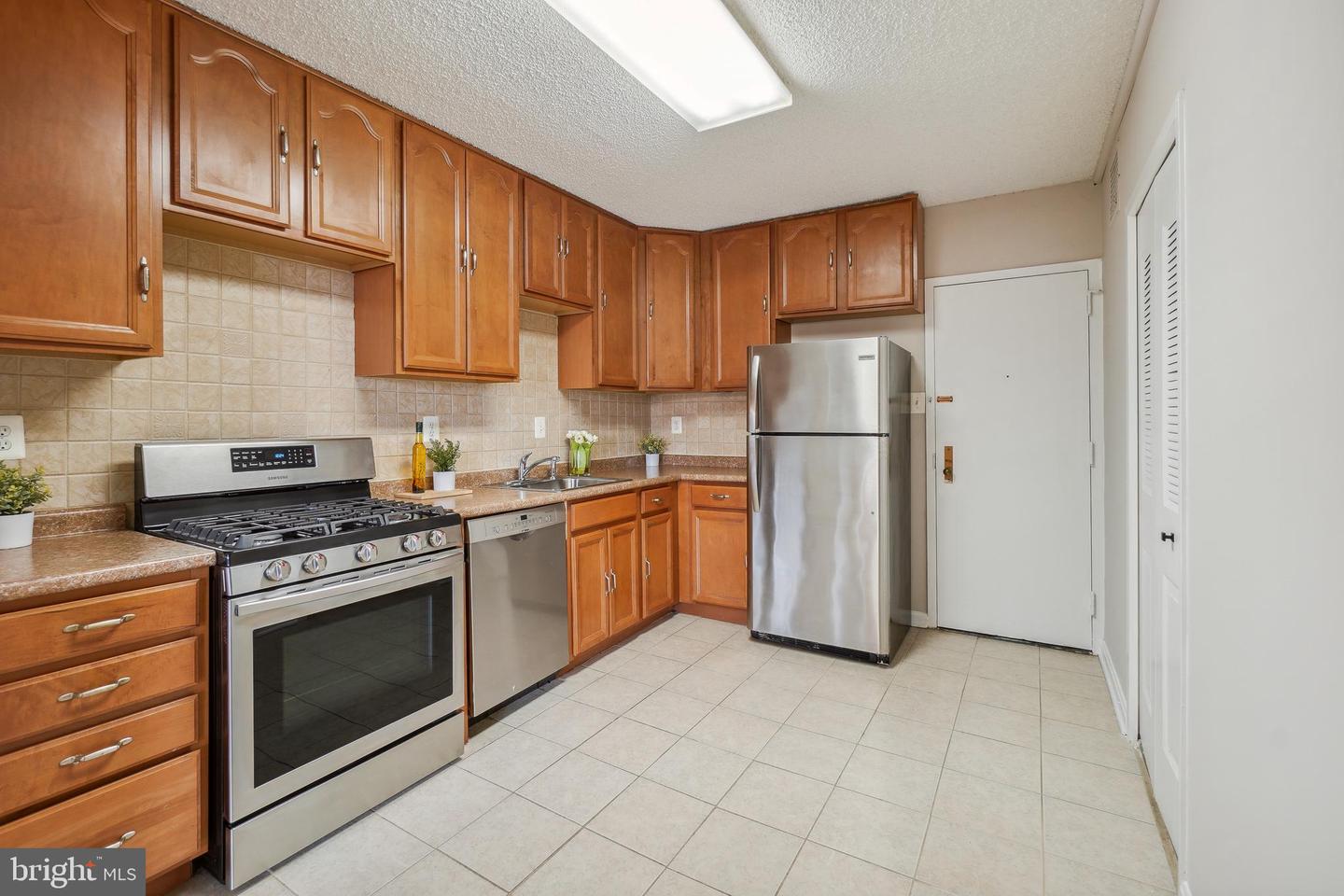 3701 S GEORGE MASON DR #2516N, FALLS CHURCH, Virginia 22041, 1 Bedroom Bedrooms, ,1 BathroomBathrooms,Residential,For sale,3701 S GEORGE MASON DR #2516N,VAFX2223350 MLS # VAFX2223350