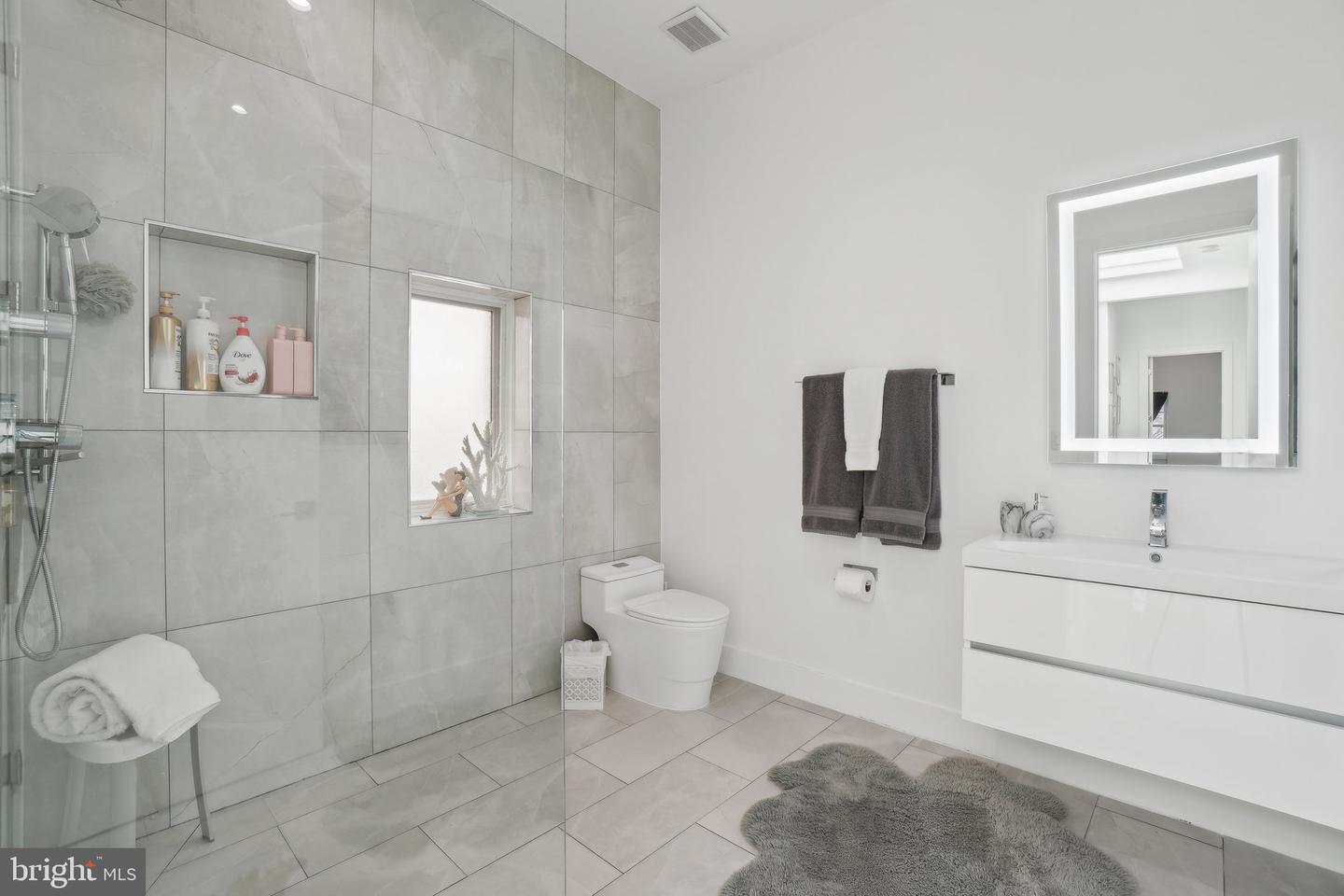 2019 CONNECTICUT AVE NW, WASHINGTON, District Of Columbia 20008, 4 Bedrooms Bedrooms, ,4 BathroomsBathrooms,Residential,For sale,2019 CONNECTICUT AVE NW,DCDC2186620 MLS # DCDC2186620