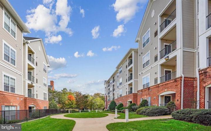 4852 EISENHOWER AVE #438, ALEXANDRIA, Virginia 22304, 2 Bedrooms Bedrooms, ,1 BathroomBathrooms,Residential,For sale,4852 EISENHOWER AVE #438,VAAX2042222 MLS # VAAX2042222