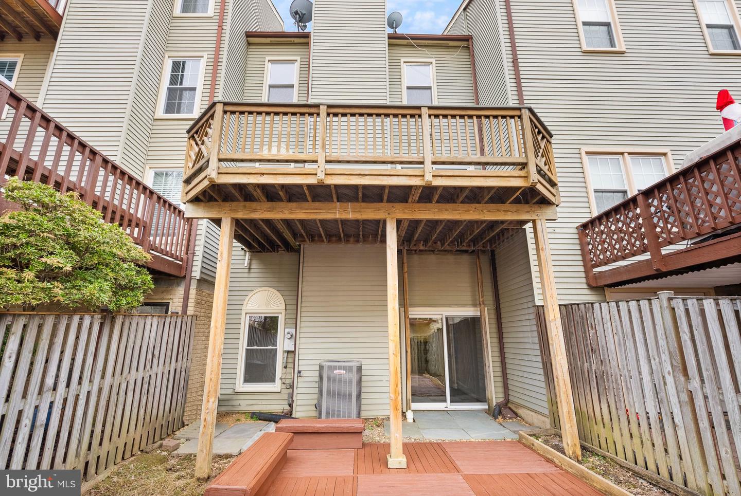 6548 TARTAN VISTA DR, ALEXANDRIA, Virginia 22312, 2 Bedrooms Bedrooms, ,3 BathroomsBathrooms,Residential,For sale,6548 TARTAN VISTA DR,VAFX2224286 MLS # VAFX2224286