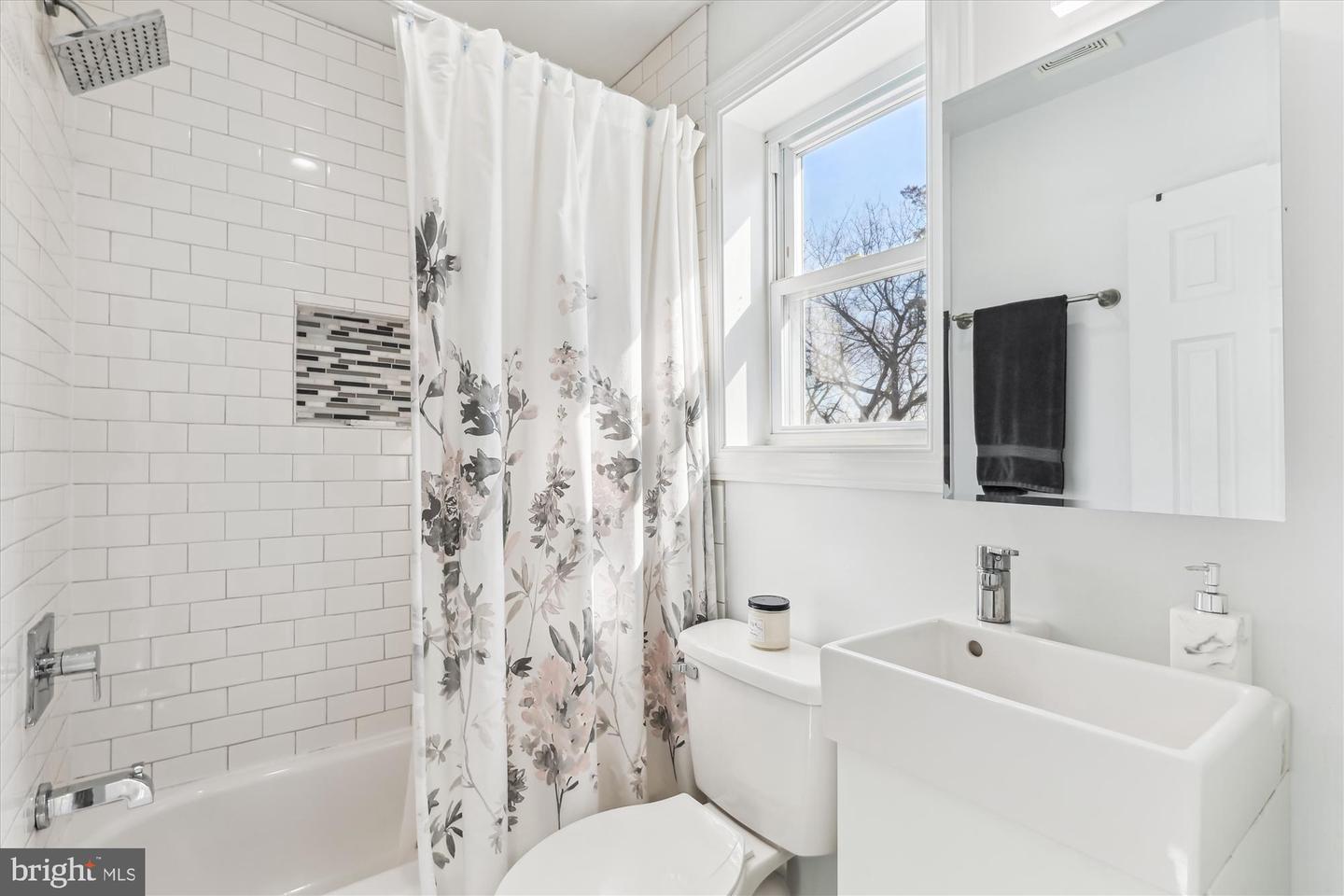 5520 BASS PL SE, WASHINGTON, District Of Columbia 20019, 2 Bedrooms Bedrooms, ,2 BathroomsBathrooms,Residential,For sale,5520 BASS PL SE,DCDC2187588 MLS # DCDC2187588