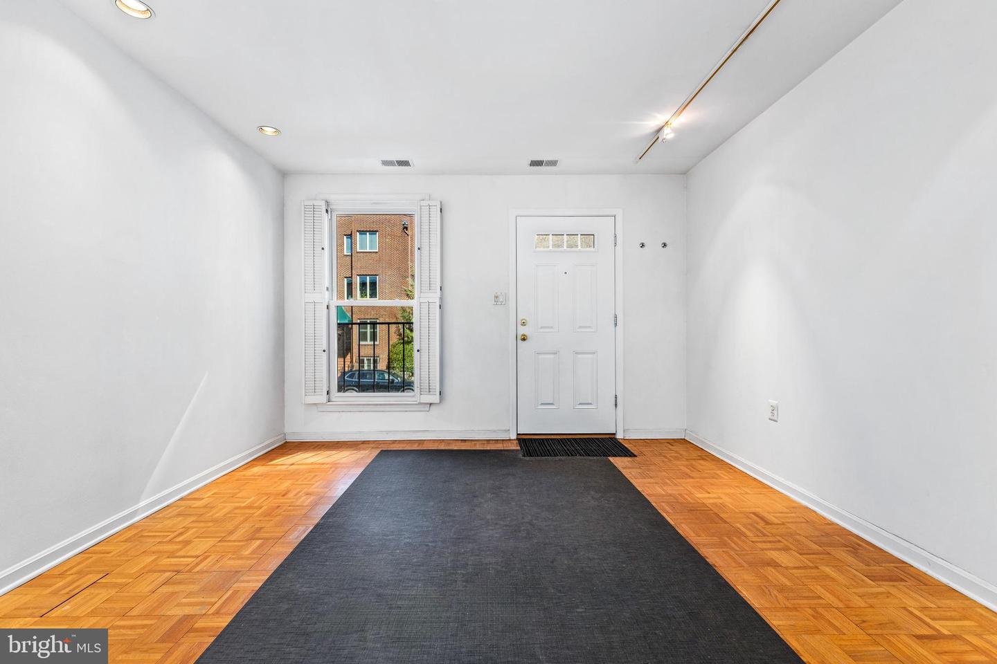 1612 Q ST NW #4, WASHINGTON, District Of Columbia 20009, 1 Bedroom Bedrooms, ,1 BathroomBathrooms,Residential,For sale,1612 Q ST NW #4,DCDC2188358 MLS # DCDC2188358