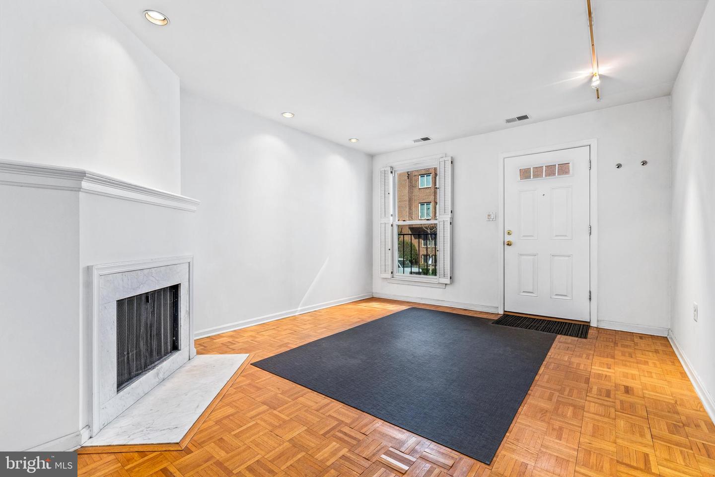 1612 Q ST NW #4, WASHINGTON, District Of Columbia 20009, 1 Bedroom Bedrooms, ,1 BathroomBathrooms,Residential,For sale,1612 Q ST NW #4,DCDC2188358 MLS # DCDC2188358